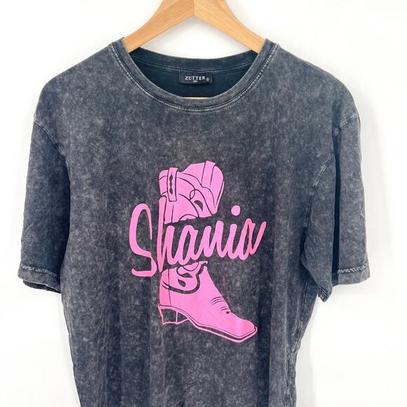 SHANIA Pink Cowgirl Boot Distressed Gray Graphic Tee Womens Small - Picture 3 of 5